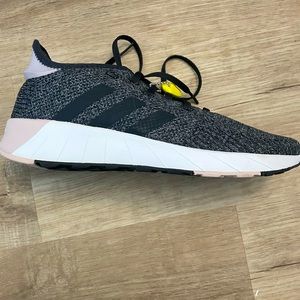 NWT One right Shoe Adidas Brand Black and Tan Athletic sneaker size 8.5 M